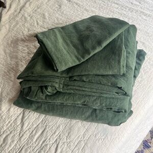 Bed Threads Washed Queen Linen Sheet Set in Olive